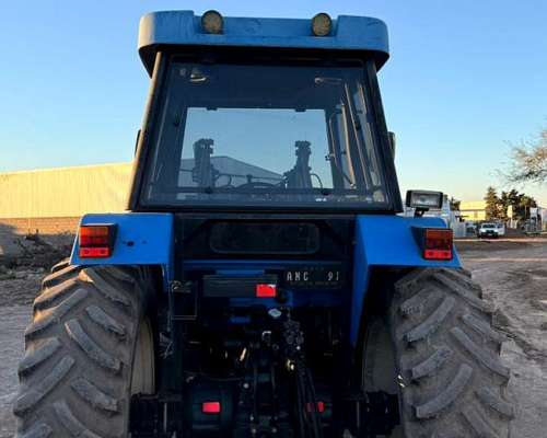 Tractor New Holland TS 120, año 2004, 10.000 Hs Motor Genesi