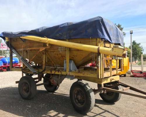 Tolva 8 TN con Chimango