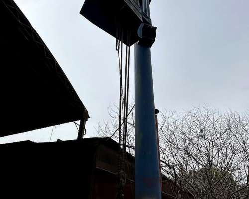 Vdo. Pluma de 7,5 MT. Radio de Giro de 6 y Aparejo de 3 TN.