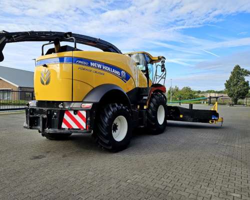 Picadora de Forraje New Holland FR650 con Kemper 475plus