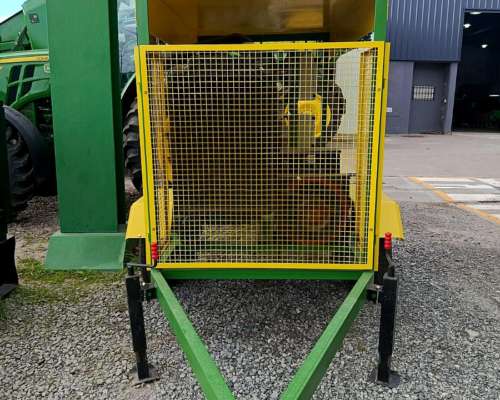 Motor John Deere 113 HP con Generador y Embrague