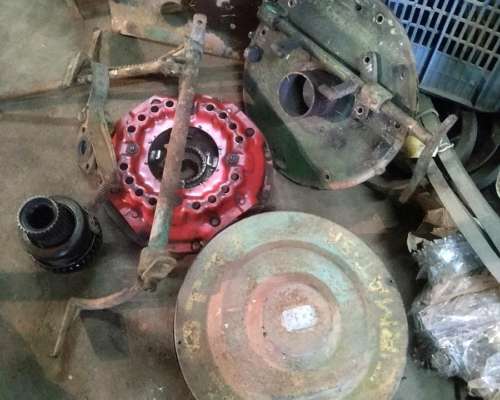 Vendo Embrage a Pedal JD 730 muy Bueno