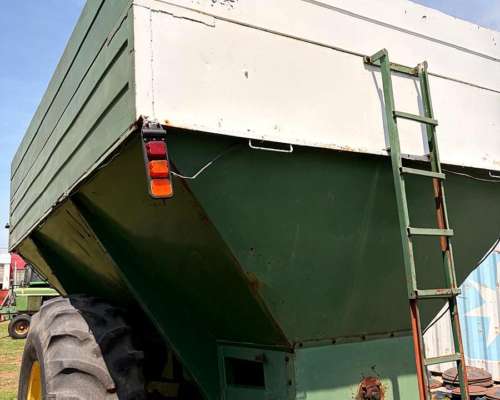 Tolva Autodescargable Ombu 14 Toneladas con Balanza