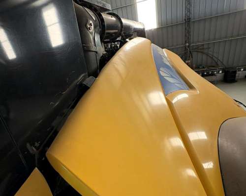 New Holland CR 9060