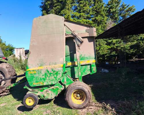 Rotoenfardadora John Deere 568