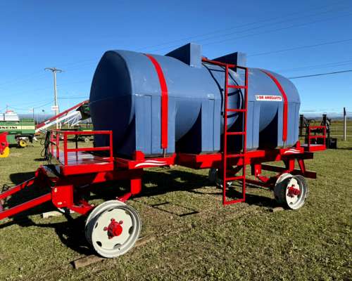 Acoplado con Tanque Plástico 8.000lts de Arequito