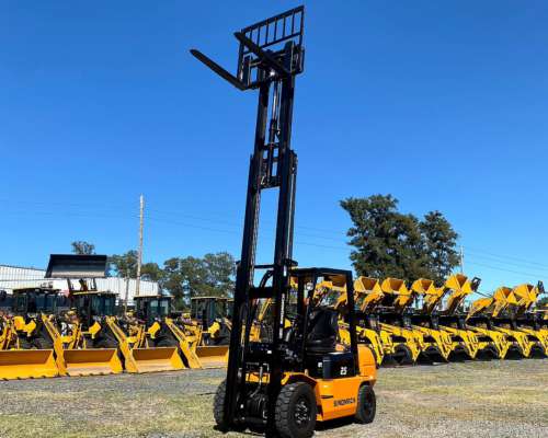 Autoelevador 2500kg / 2.5 Toneladas Sinomach CPCD25