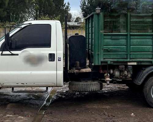 Vendo Camion Ford 4.000 MOD.2.008
