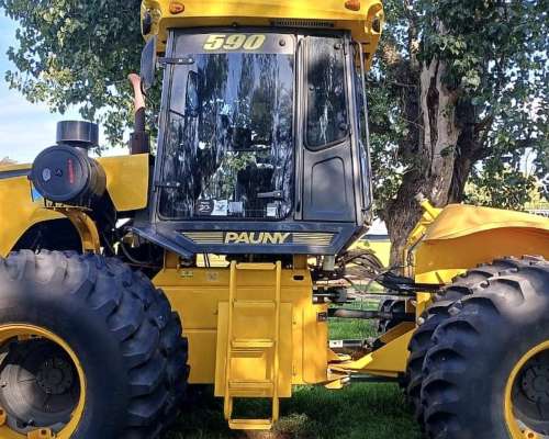 Pauny Bravo 590 año 2022 con 3400 Horas Rodado Dual 23.1x30