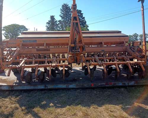 Sembradora Agrometal GX3 21 a 21 CM, Fertilizacion Trasero.