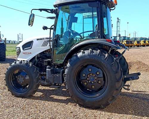 Tractor Bronco 80 HP C/cabina y AA