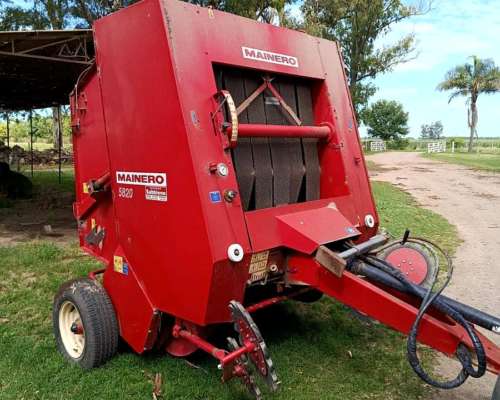 Rotoenfardadora Mainero 5820 en Buen Estado General
