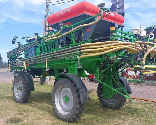 Fertilizadora Metalfor 3200 Equipada con Altina 30m de Labor