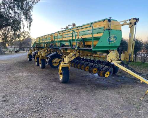 Fertilizadora Incorporadora Marca SR Usada