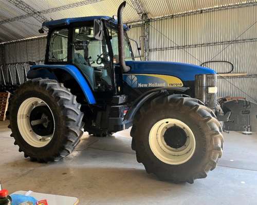 Tractor New Holland TM 7010