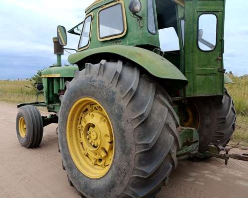 Jhon Deere 5020 .