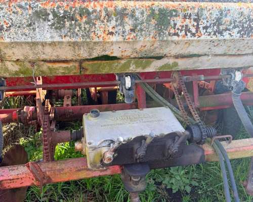 Sembradora Metar Mecánica de 7 a 70 cm