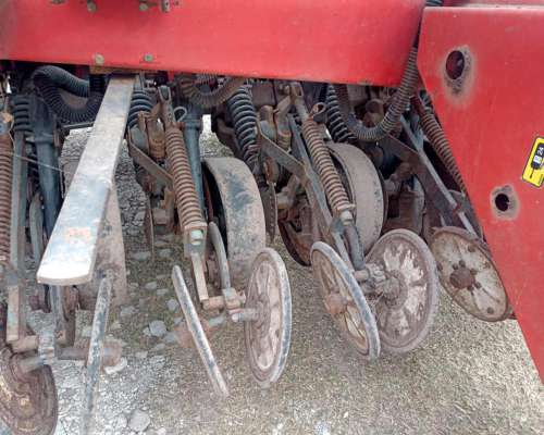 Apache 9000 con Alfalfero y Fert. Plegable,