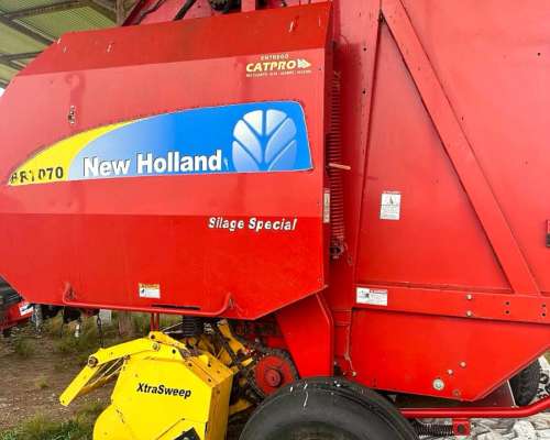 Rotoenfardadora New Holland BR7070