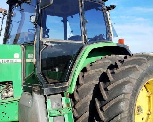 Tractor John Deere 7505 año 2004.