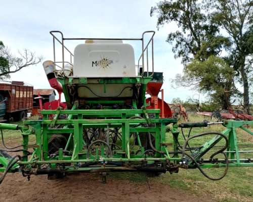 Pulverizadora Metalfor 2800 año 2006