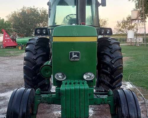 Vendo Tractor John Deere 4930