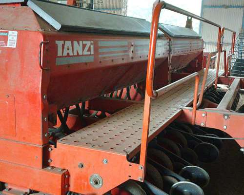 Tanzi 6750 con Alfalfero