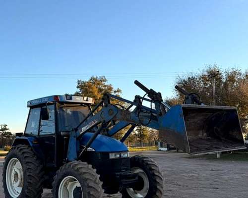 Tractor New Holland TS 120, año 2004, 10.000 Hs Motor Genesi