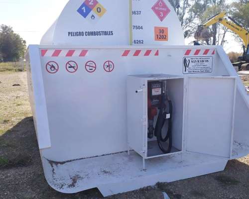 Tanques Aéreo de Combustibles con Batea y Surtidor Standart