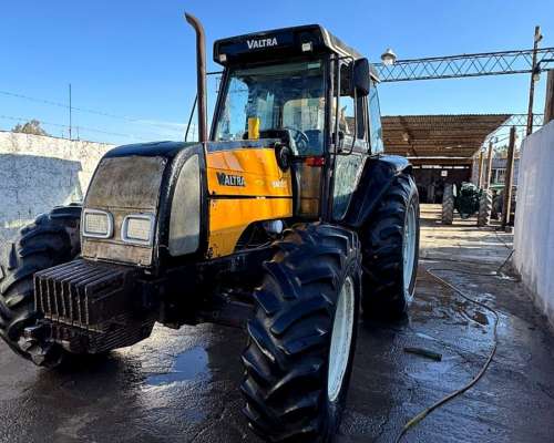 Valtra BM100 año 2006 106hp 4X4 TDF 3pto Cabina Excelente