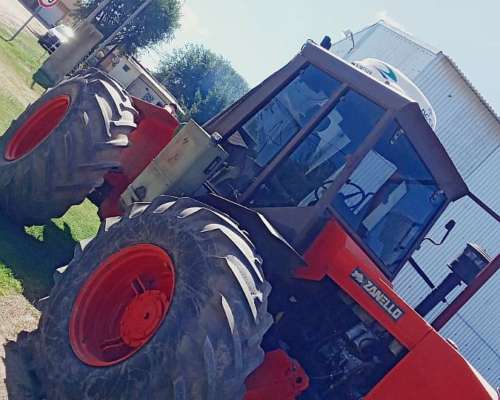 Tractor Zanello 4200 Articulado 180 HP con Toma