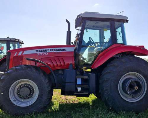 Tractor Agrícola Massey Ferguson MF 7370