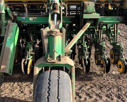 Sembradora Erca Serie VF 33 Lineas a 21 CM. con Monitor