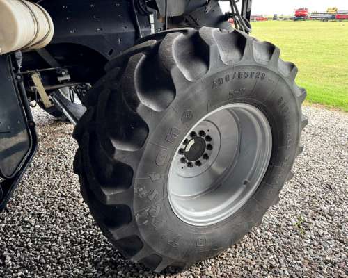 Cosechadora Case IH 8120 año 2011 + Draper Macdon