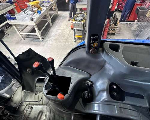 Tractor New Holland 6040. 135 HP