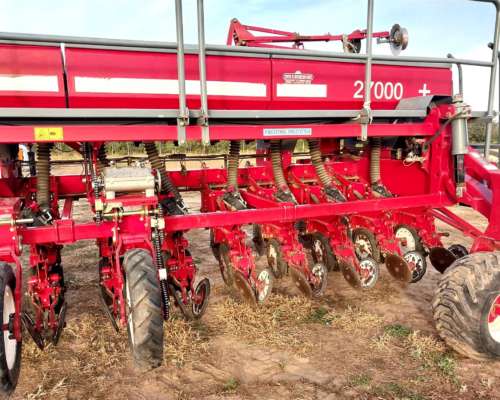 Dueño Vende Sembradora Apache 27000 de 22 Surcos