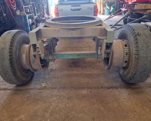 Eje con Lanza y Cubiertas