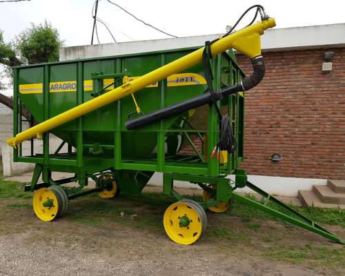 Acoplado Tolva Semillas y Fertilizantes - Aragro 10