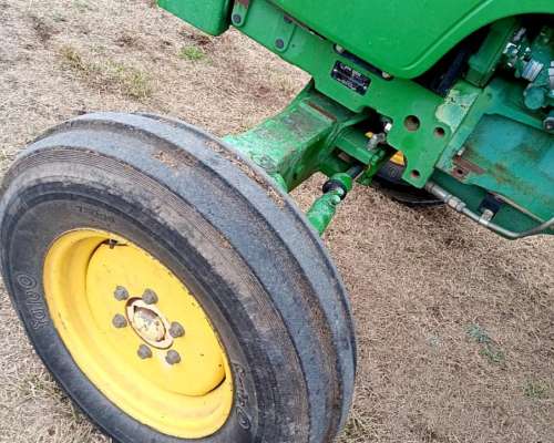 Tractor JD5075 - año 2014