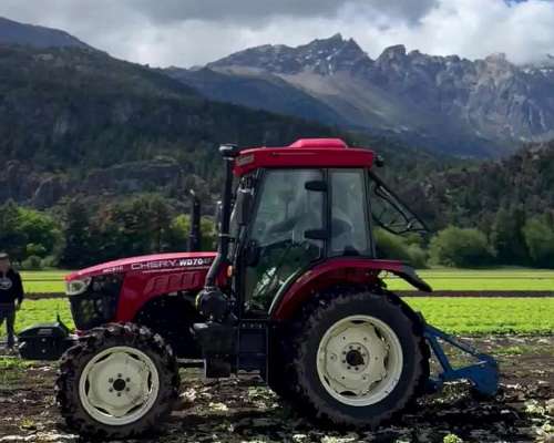 Tractor Agro Chery RK704 de 70 HP Chino Motor Perkins