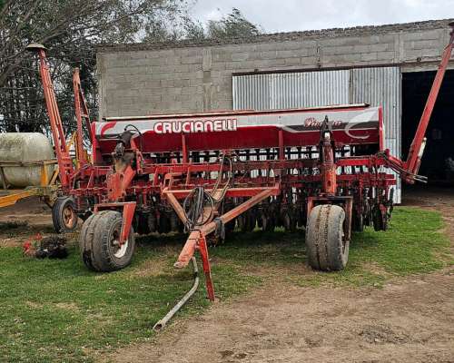 Sembradora Crucianelli Pionera 2717