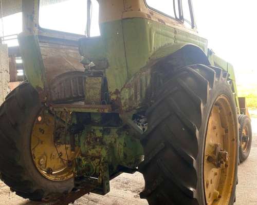 Tractor John Deere 2420 con Pala Frontal