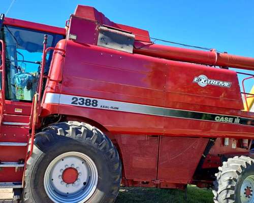 Cosechadora Case IH AF2388 - 4X4 - 30 Pies - año 2006