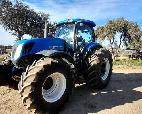 New Holland T7 215 con Piloto