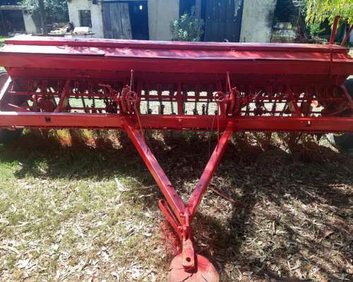 Sembradora de Alfalfa y Avena