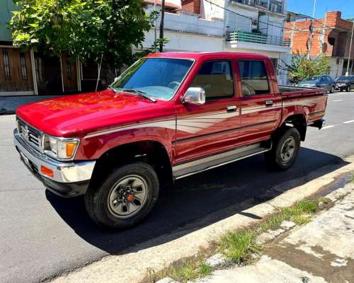 Toyota Hilux SR5 Motor 2.8 4X4 año 2001