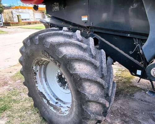 Cosechadora Case 7088/año 2011/4x4