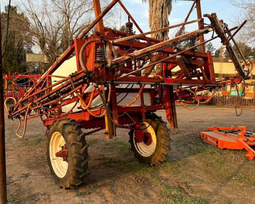 Pulverizador Cinal-for de 2000 Litros con Rodado Fino