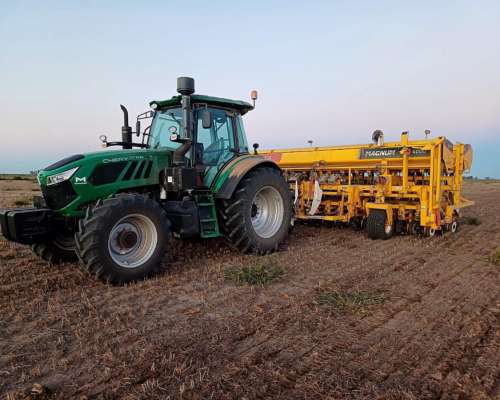 Tractor Agrochery 180 HP - Bomba Pistón