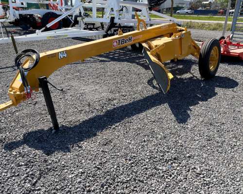 Niveladora Marca Tbeh, N4, con Cubiertas